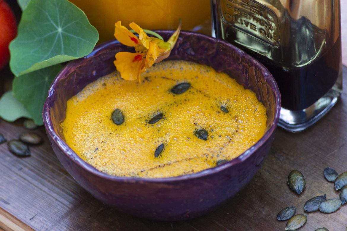 Essen Lieben – Kürbis-Tomatensuppe Essen Lieben - Kürbis-Tomatensuppe