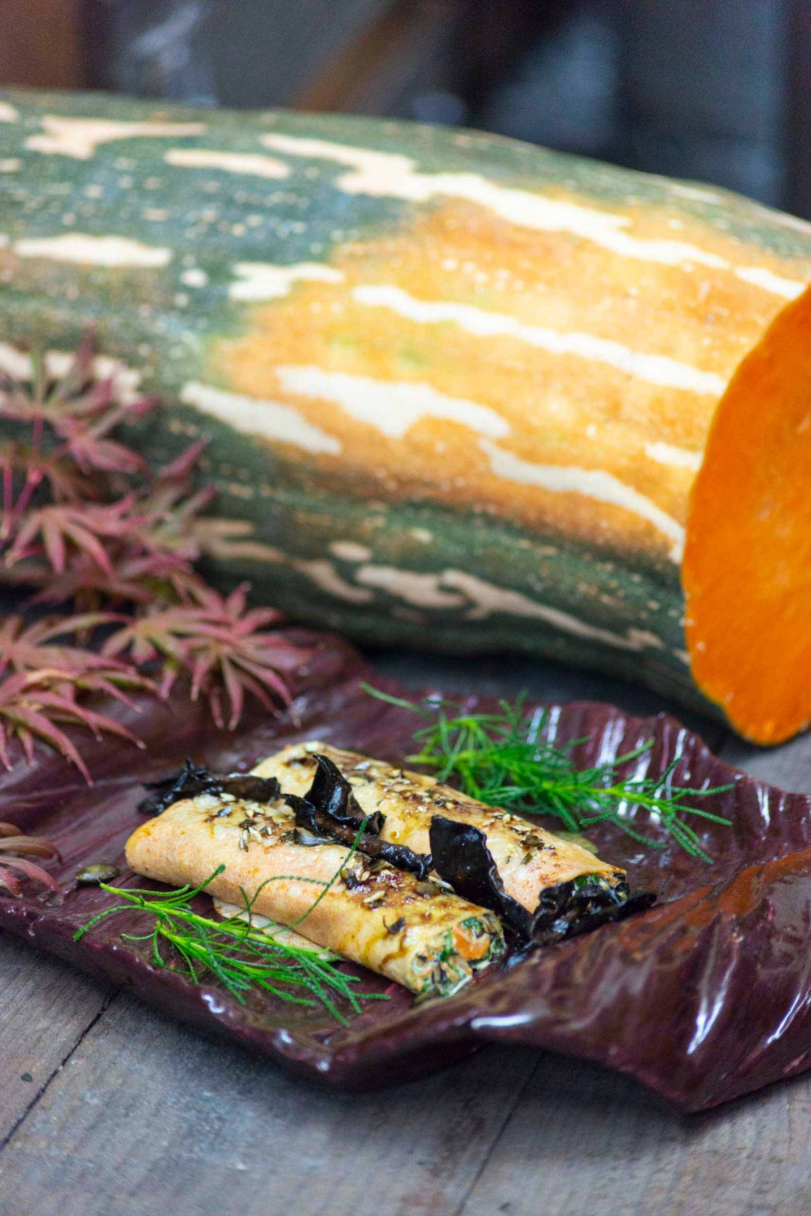 Dinkelcrepes gefüllt mit Kürbis, Spinat und Herbsttrompeten - Essen Lieben